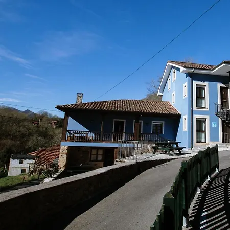 מלון La Casona De Cardes *