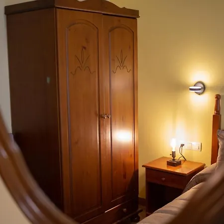 מלון La Casona De Cardes *