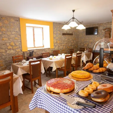 La Casona De Cardes Szálloda