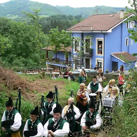 Szálloda La Casona De Cardes *