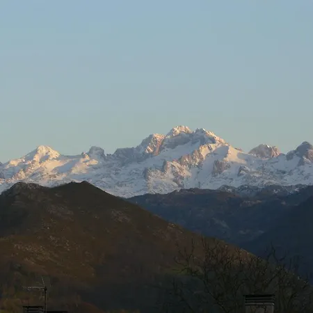 La Casona De Cardes *
