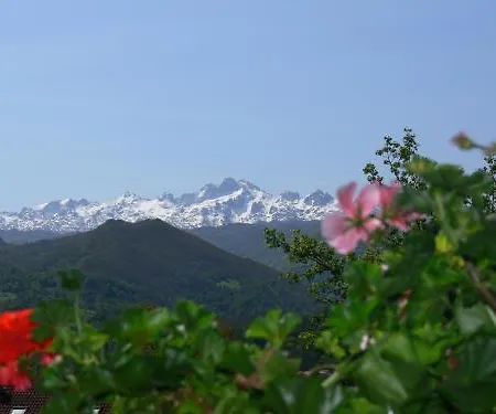 La Casona De Cardes מלון *