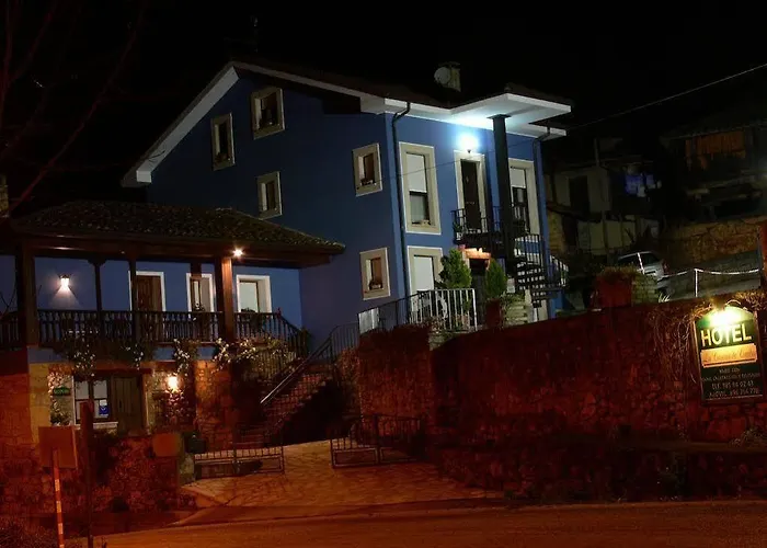 Hotel La Casona De Cardes *