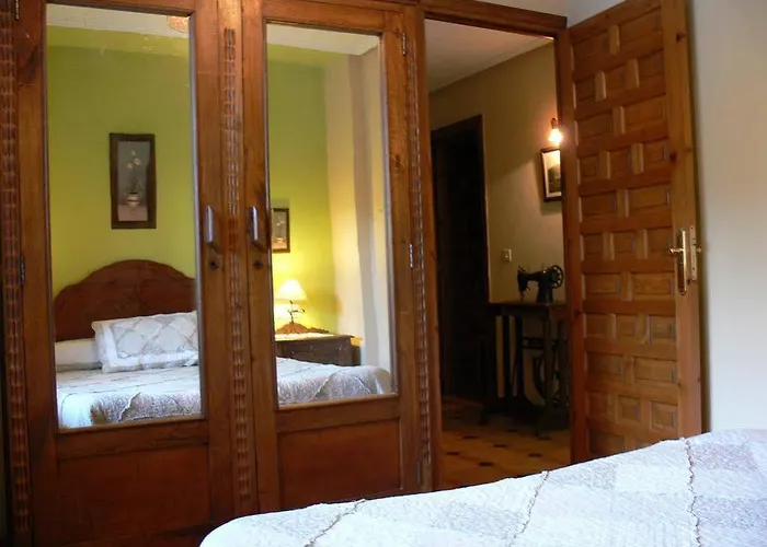 La Casona De Cardes Hotel *