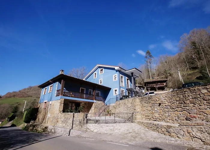 La Casona De Cardes Hotel *