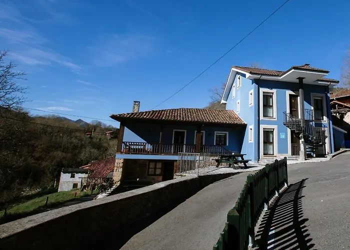 Hotel La Casona De Cardes *