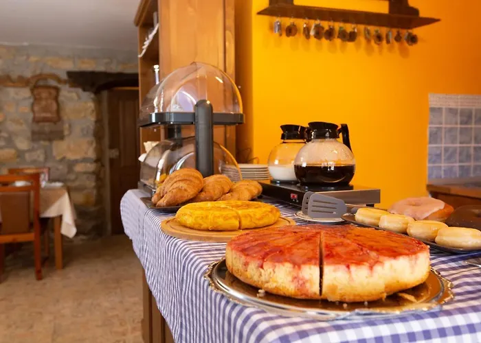 La Casona De Cardes Hotel